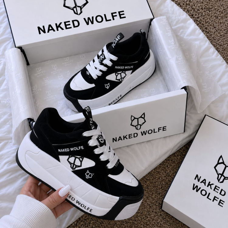 NAKED WOLFE